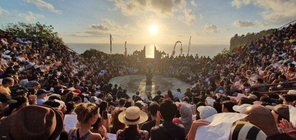 Kecak dance uluwatu temple