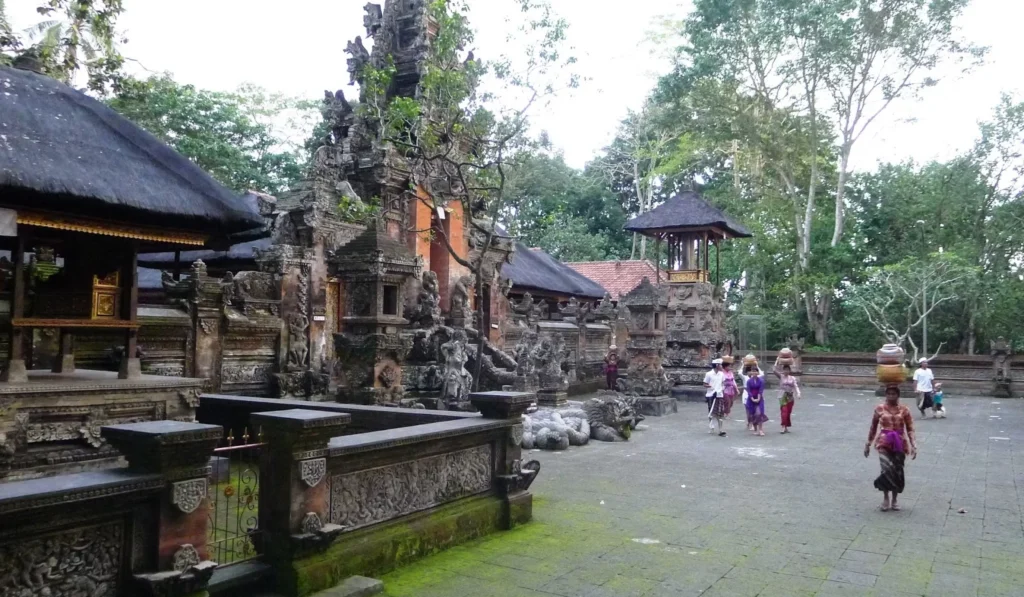 Monkey Forest Dalam Agung Padang Tegal Temple